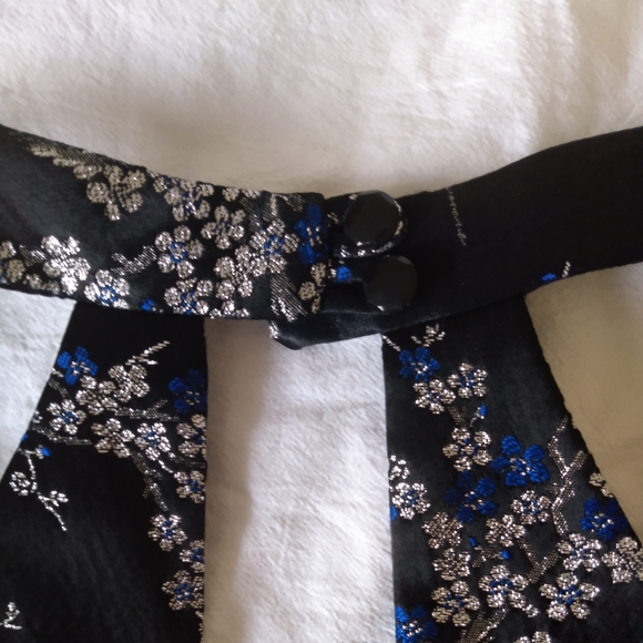 Cachet Halter Top - Picture 4 of 7